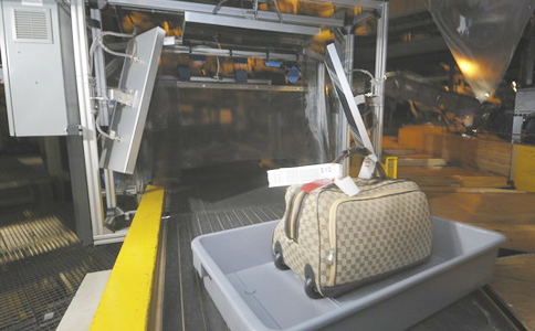 RFID应用于机场行李分拣.jpg